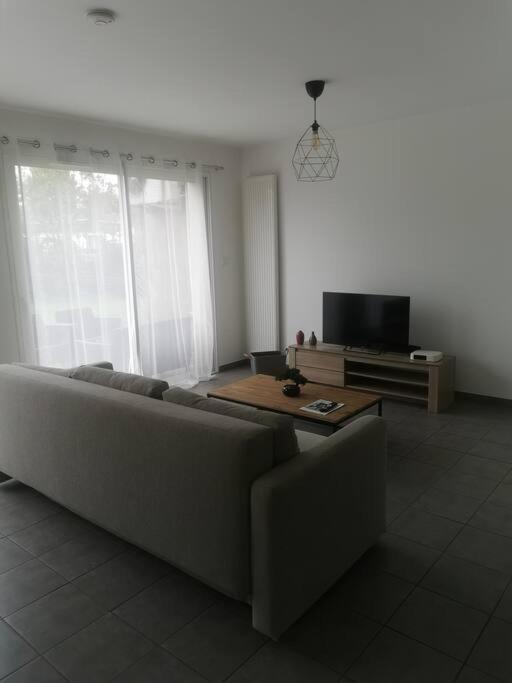 Jolie Maison Entiere Avec 3 Chambres Centre Ville Saint-André-de-Cubzac Exteriör bild